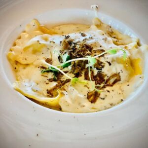 RAVIOLI CU PANCETTA SI CREMA DE TRUFE