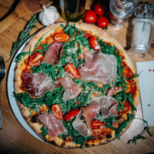 PROSCIUTTO CRUDO RUCOLA E POMODORINI