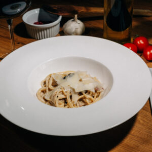 SPAGHETTI CARBONARA CU SMANTANA